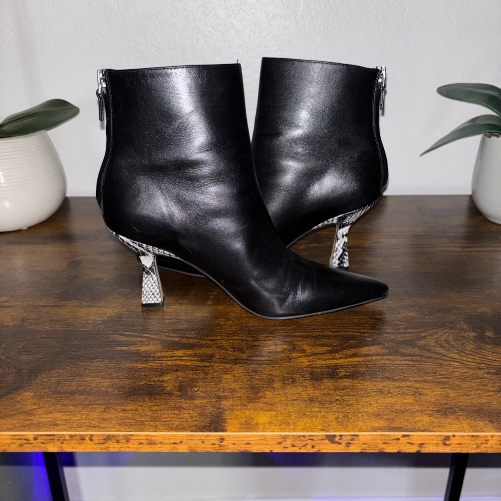 Marc Fisher Booties w/Snakeskin Heel - Picture 4 of 9